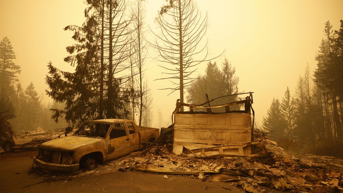 Foto: Kanada v plamenech. Nejhorší požáry v historii země pohltily celé město